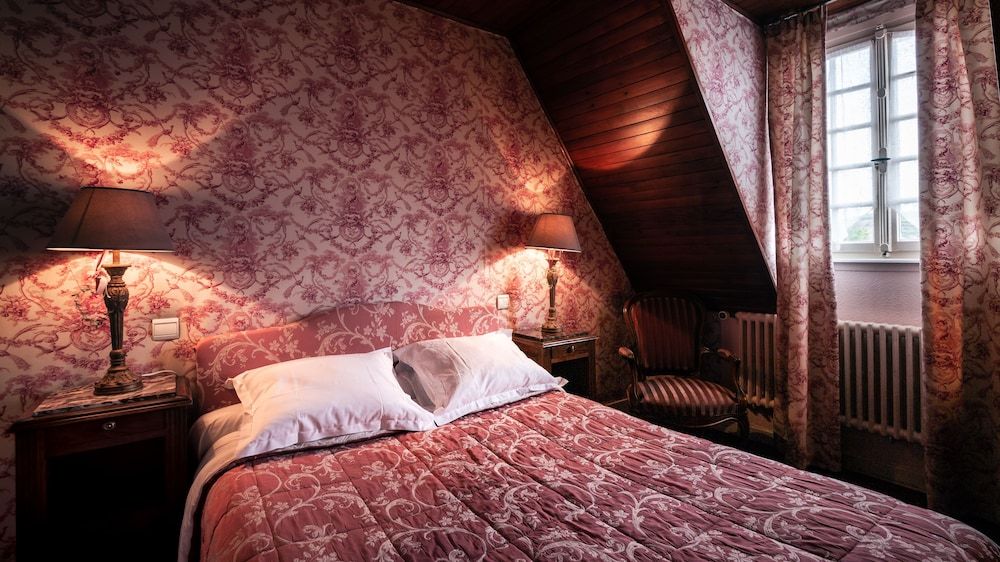 Hotel Des Deux Clefs Comfort Double Room 5