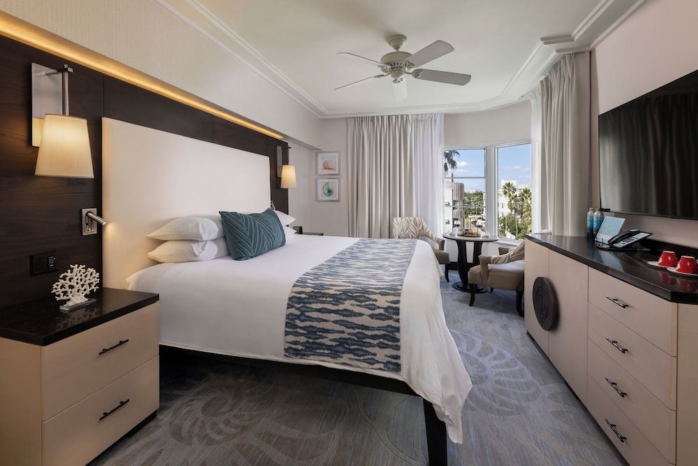 undefined The Palms Hotel & Spa 7