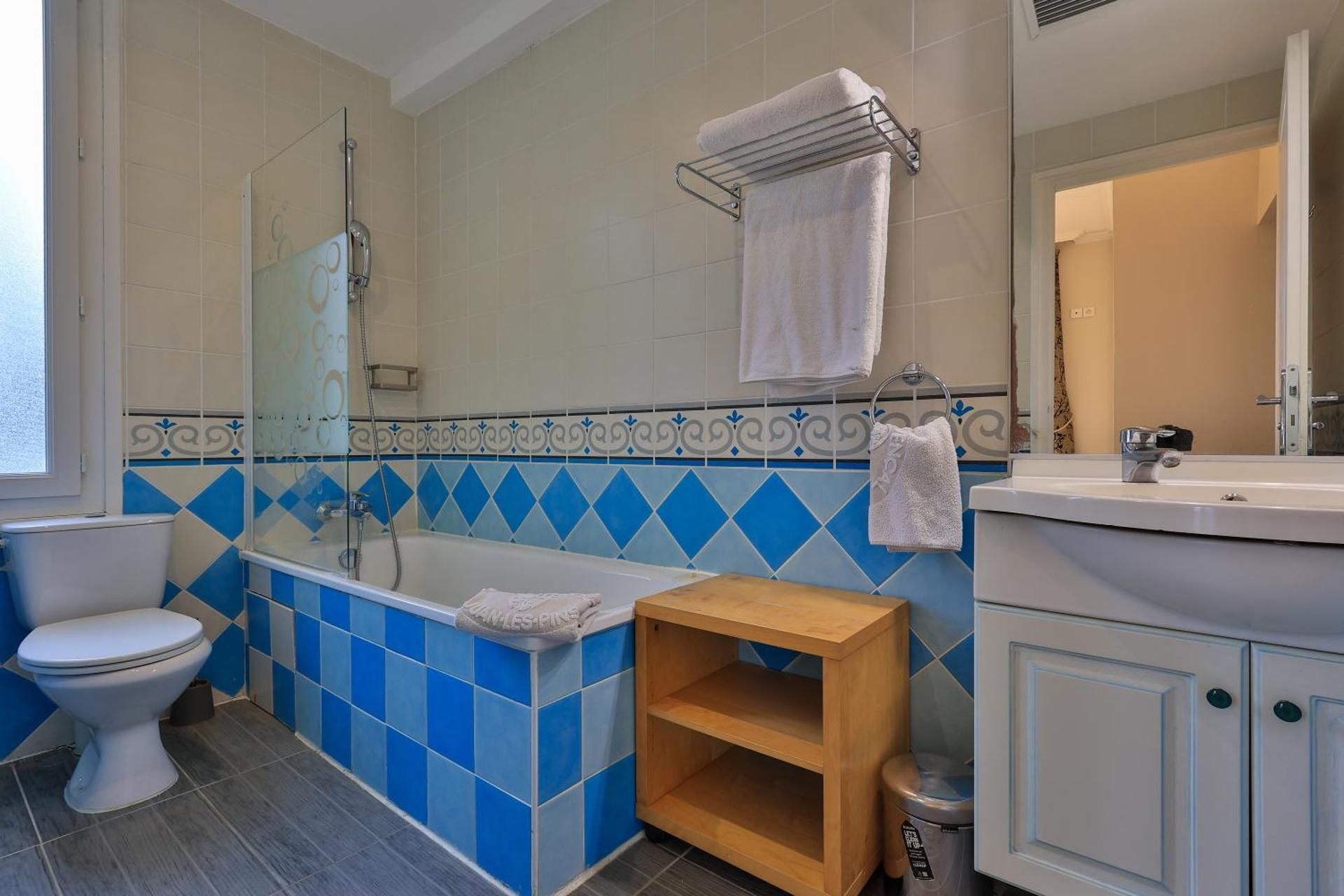 One bedroom balcony Beaulieu sur mer