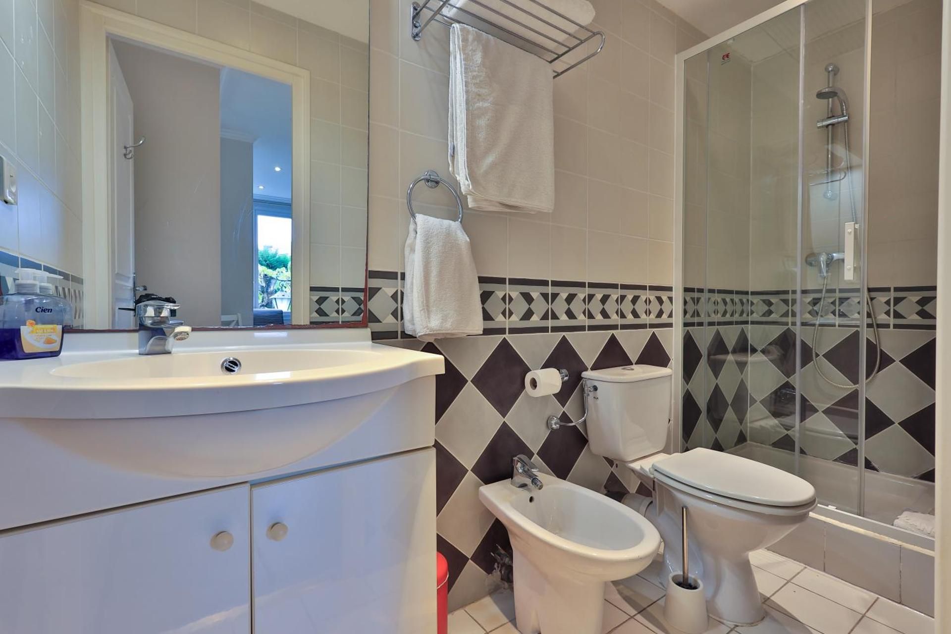 Deluxe 1 bedroom Cannes 