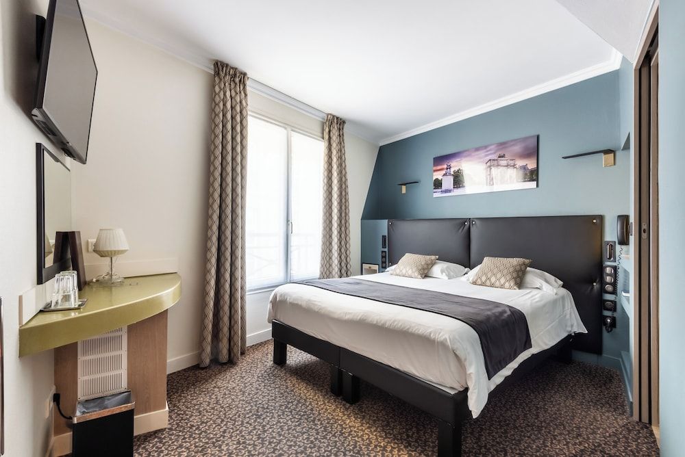 Hôtel Louvre Sainte Anne Twin Room 9