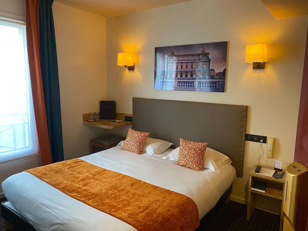 Hôtel Louvre Sainte Anne Twin Room 3