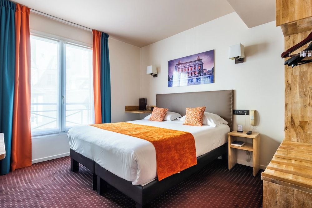 Hôtel Louvre Sainte Anne Twin Room 7