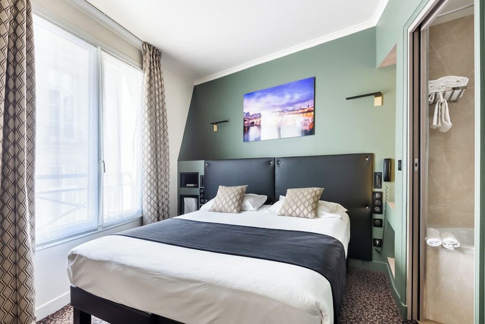 Hôtel Louvre Sainte Anne Twin Room 6