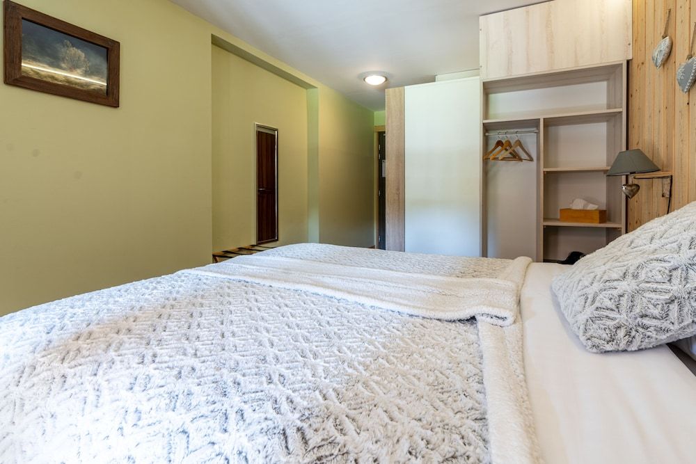 Domaine du Hirtz Standard Studio, Balcony, Park View (Côté Sud)