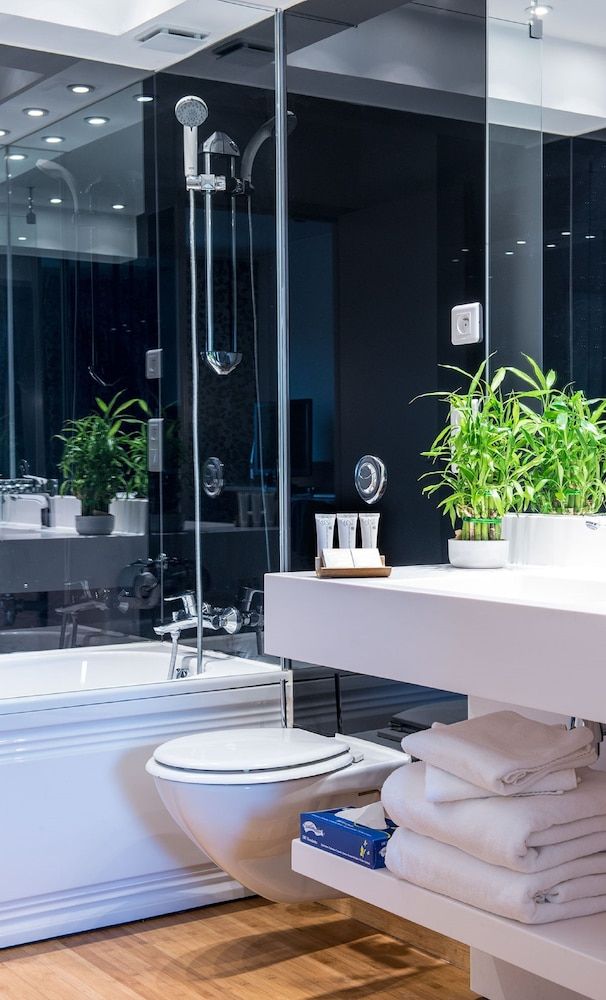 C Suites Superior Double or Twin Room 6