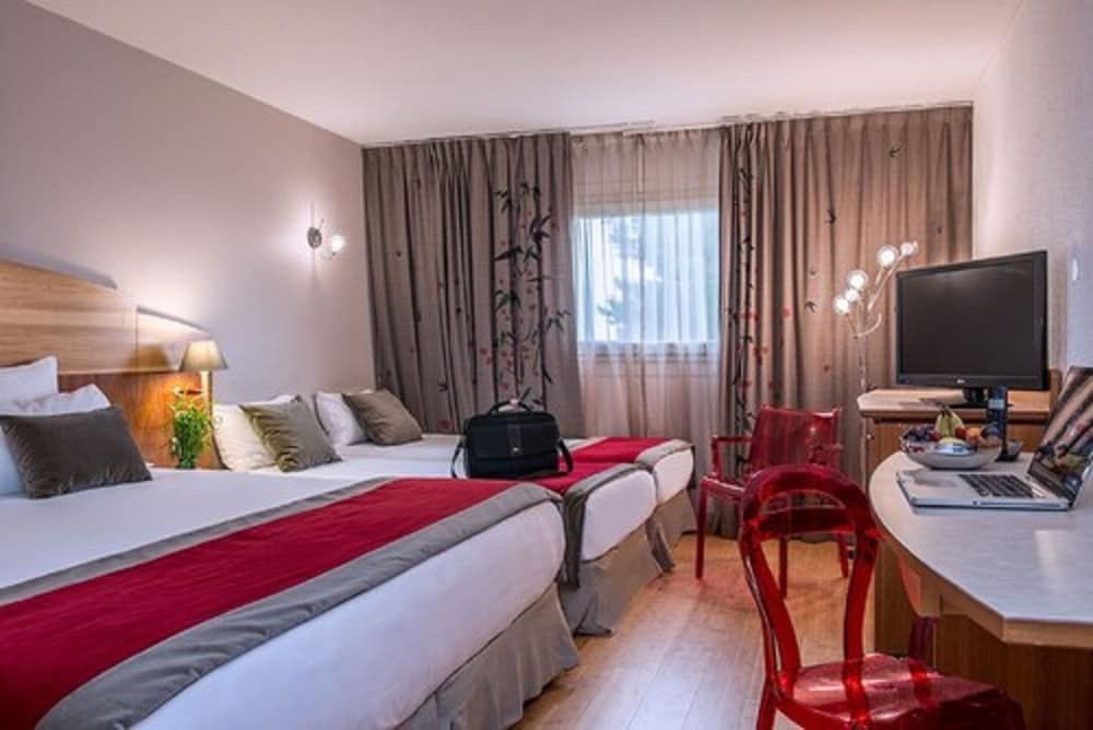 C Suites Junior Suite (Quadruple)