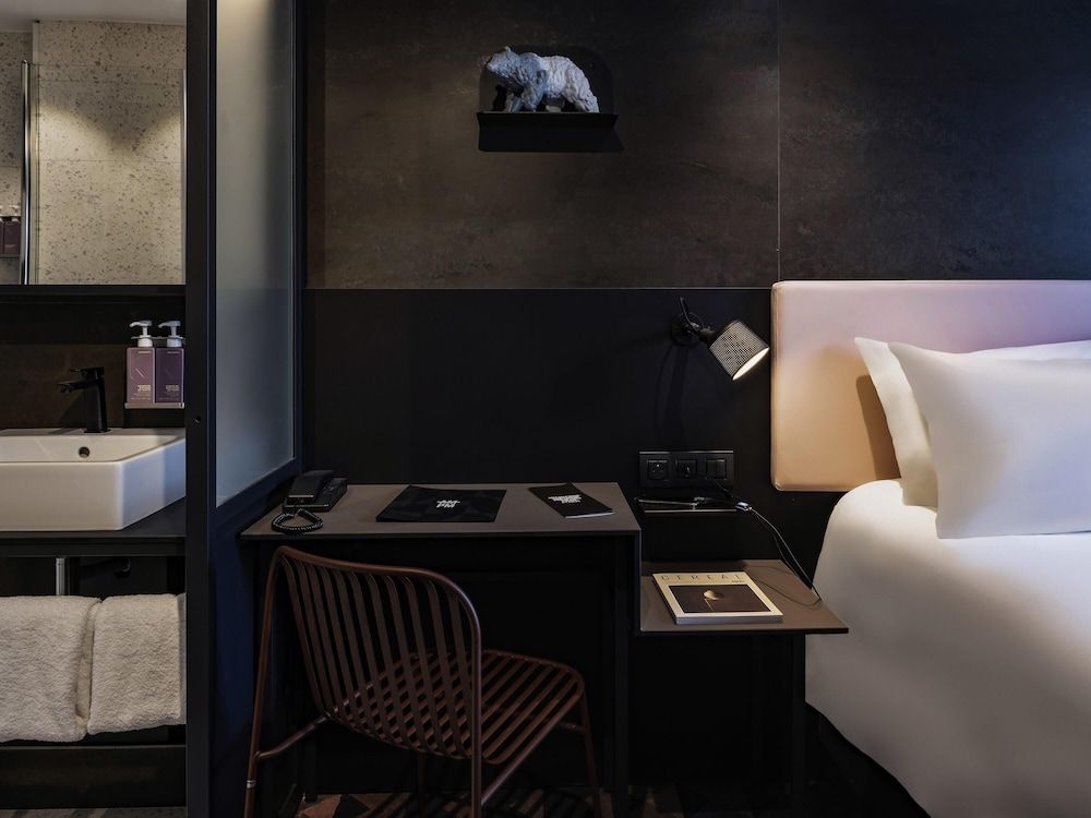 Tribe Paris Batignolles Comfort Room, 2 Twin Beds 16