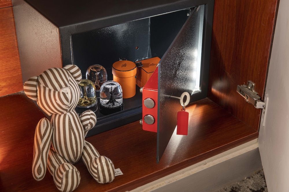 Hotel Longchamp Elysees Standard Double Room 8