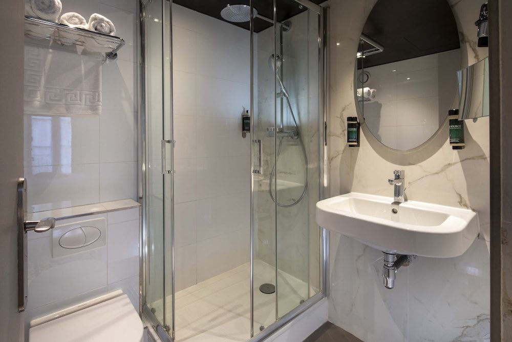 Hotel Longchamp Elysees Standard Double Room 6