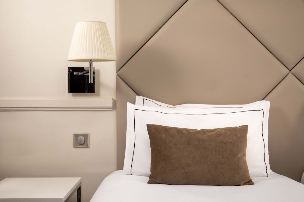 undefined Hotel Longchamp Elysees 3