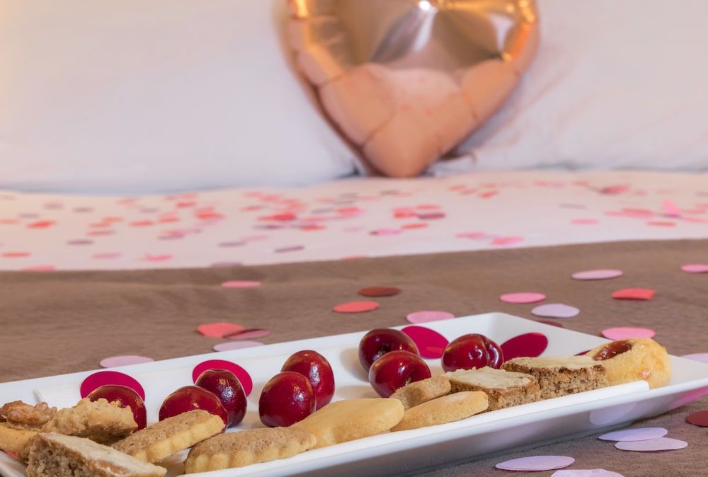 Room Service - Dining