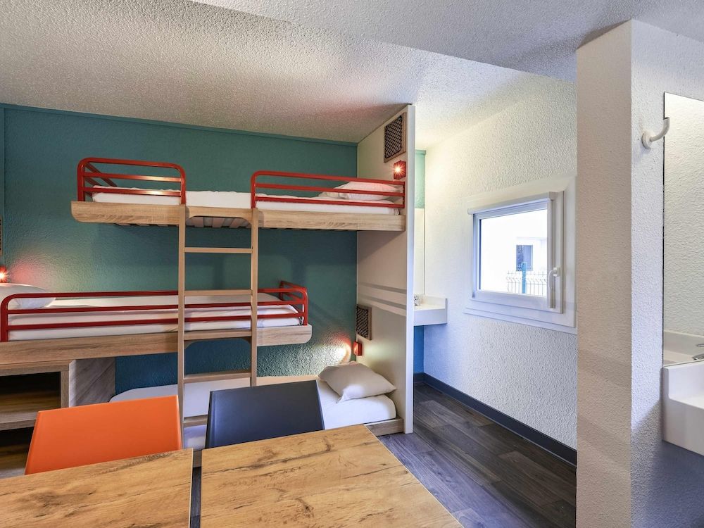 Room, Multiple Beds