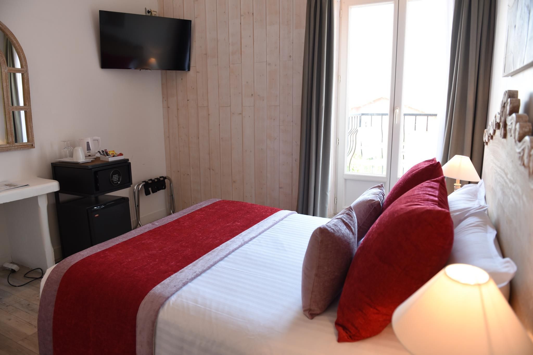 Double Room with Balcony and Sea View