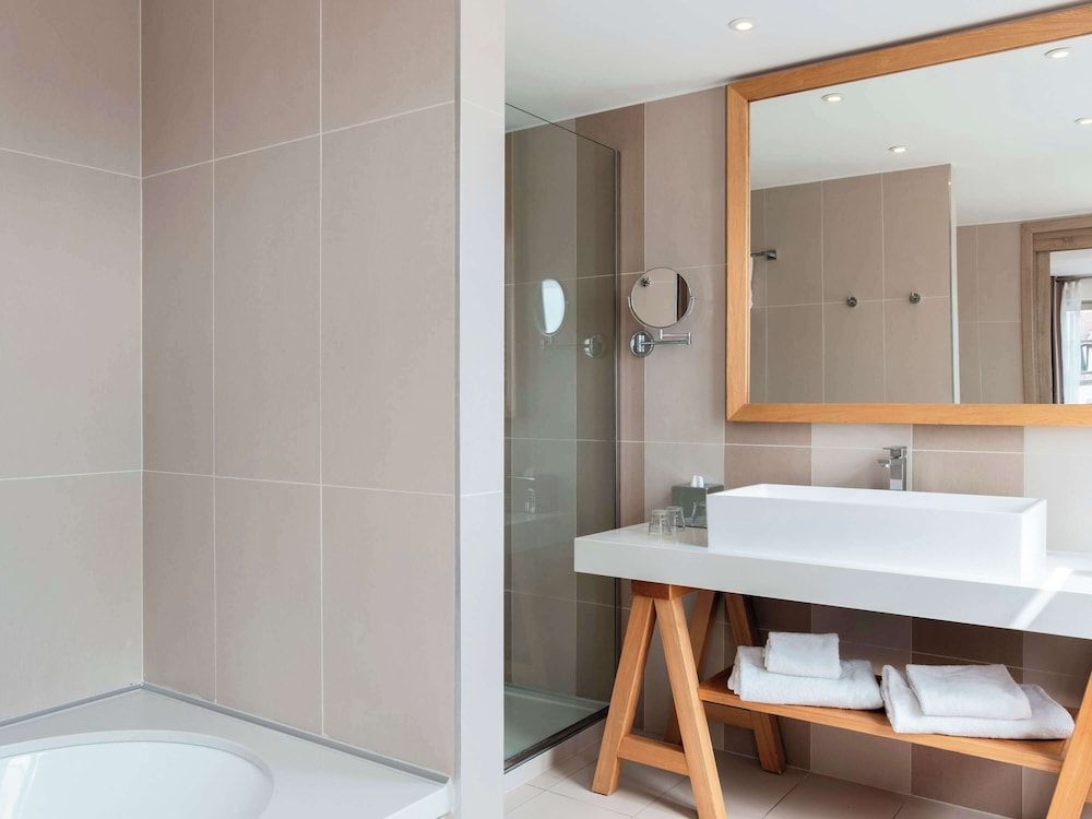 Mercure Maintenon Standard Suite, 1 Double Bed with Sofa bed 6