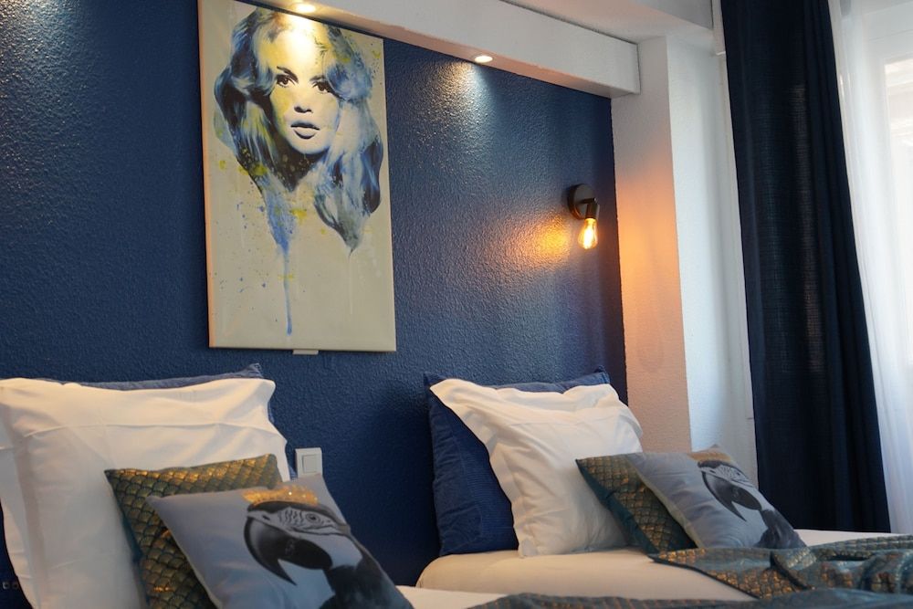 ATH Hôtel Athénée Basic Double or Twin Room 4