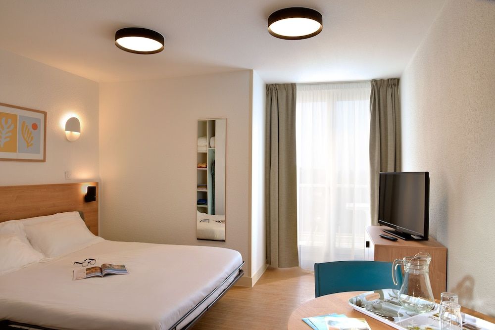 Studio (Upper Floor, for 2)
