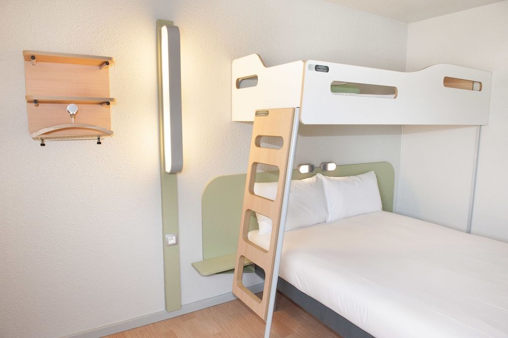 Triple Room, Multiple Beds