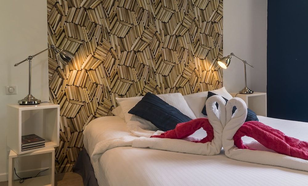 Double Room (Modern)