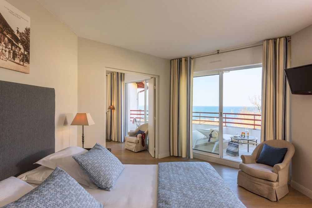 Suite, Partial Sea View