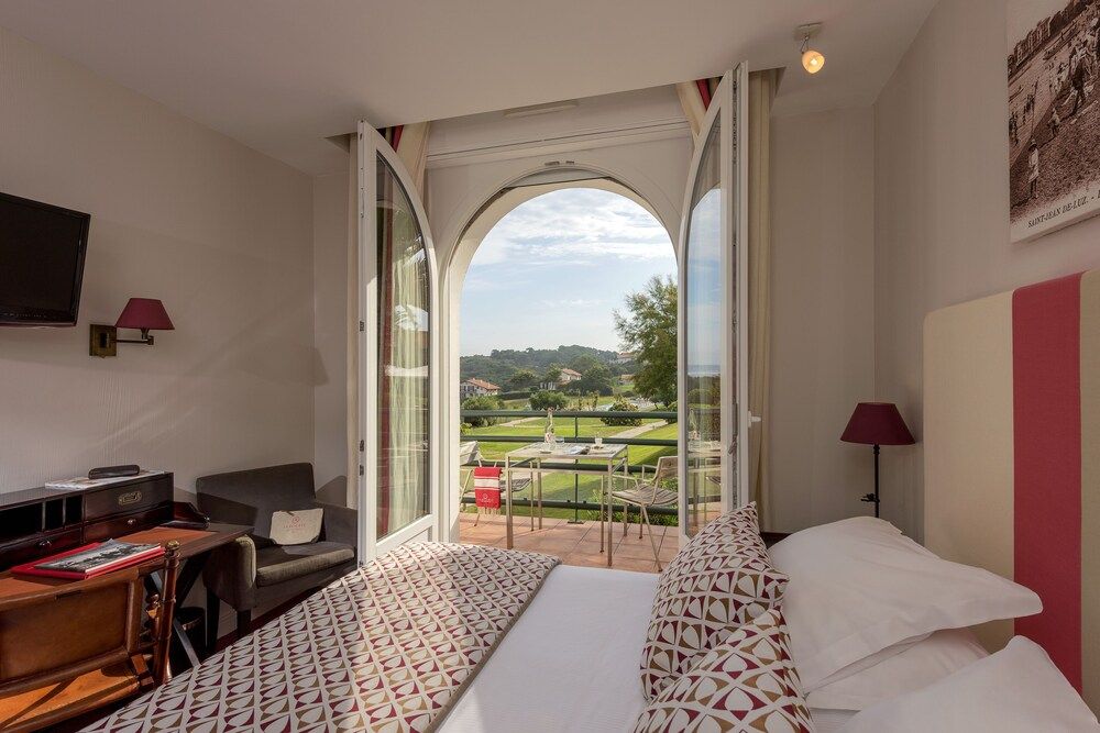 Privilege Room, partial Ocean View
