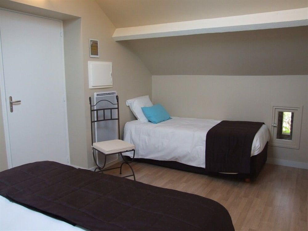 Château de la Galissonnière Triple Room, Private Bathroom