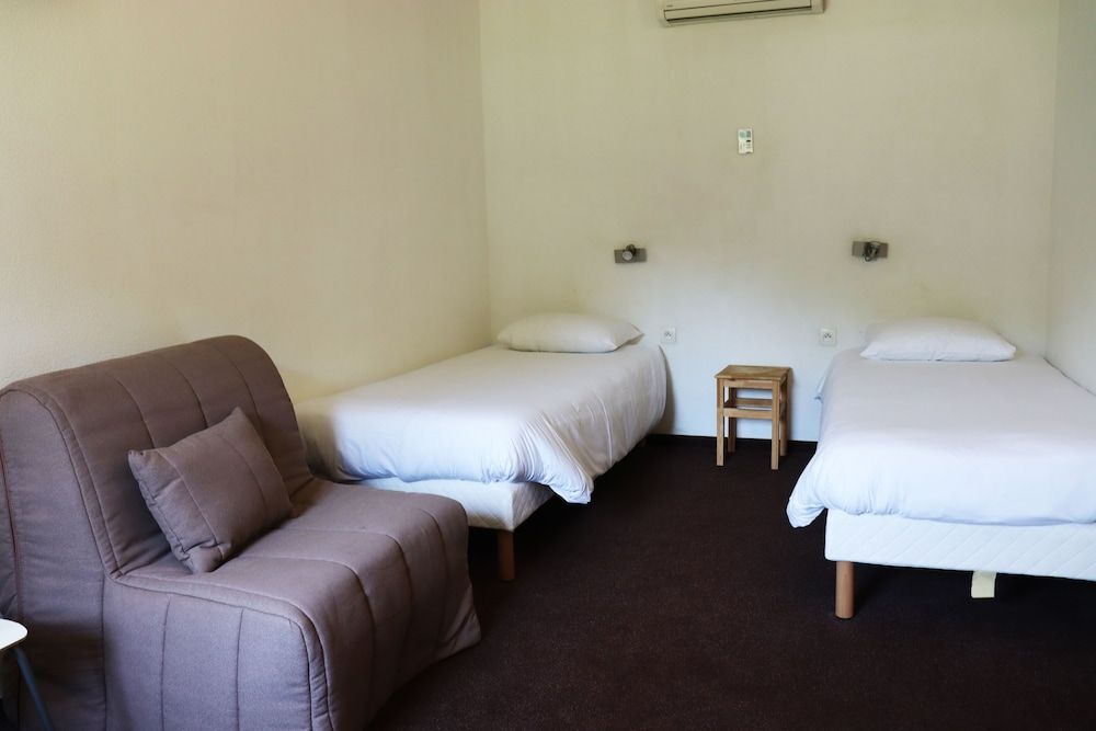 Hôtel Lémand Lyon Est - Villefontaine Family Suite (parking or street view) 2