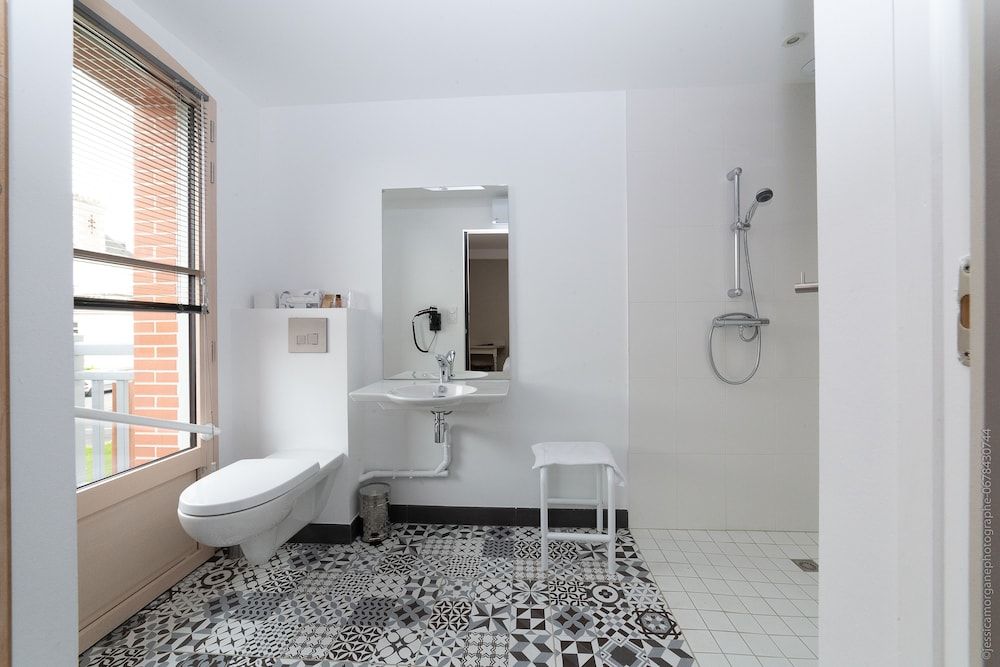 Double Room, Disability Access