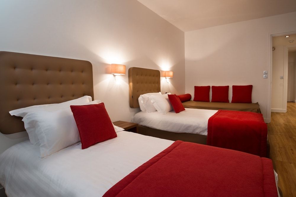 undefined Hotel De France 3