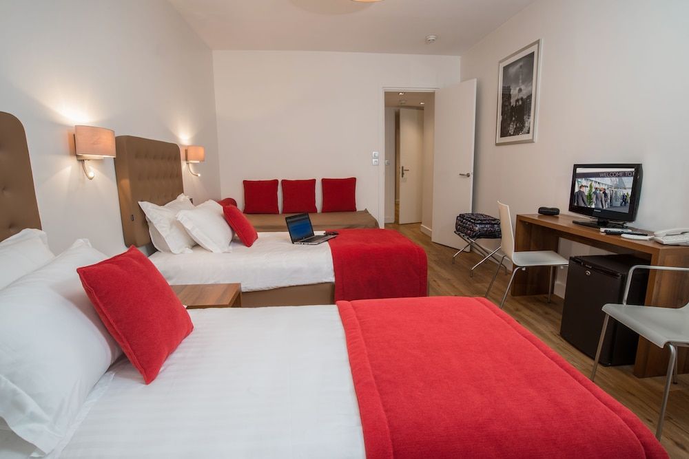 Hotel De France Twin Room 2