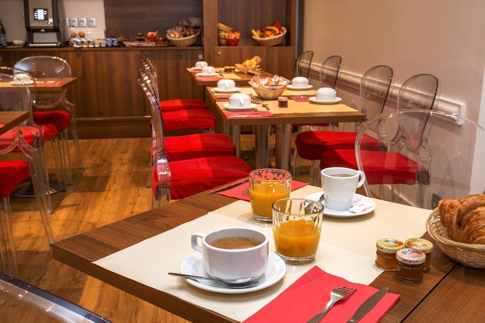 undefined Hotel De France 9