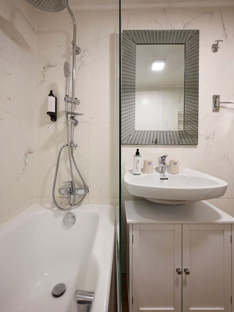 Des Congrès et Festivals Comfort Double Room, 1 Double Bed 11