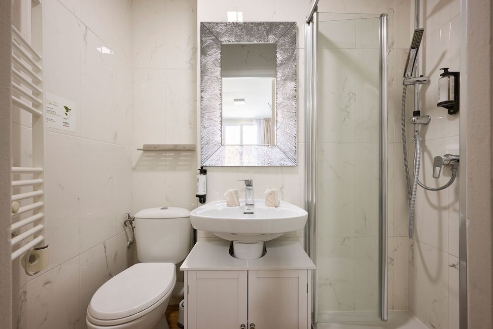 Des Congrès et Festivals Comfort Double Room, 1 Double Bed 10