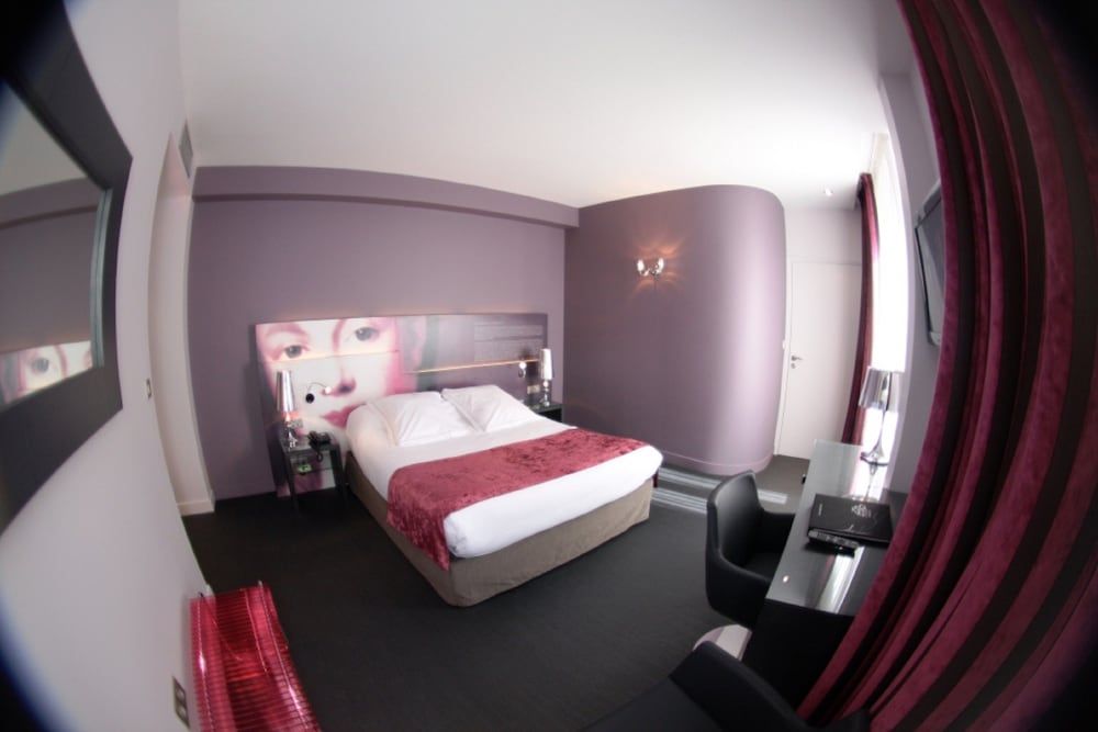 Chapeau Rouge par William Frachot Privilege Room with Spa access 7