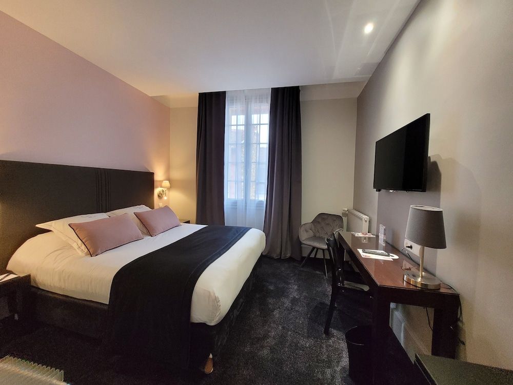 Chapeau Rouge par William Frachot Initiale Room with Spa access 4