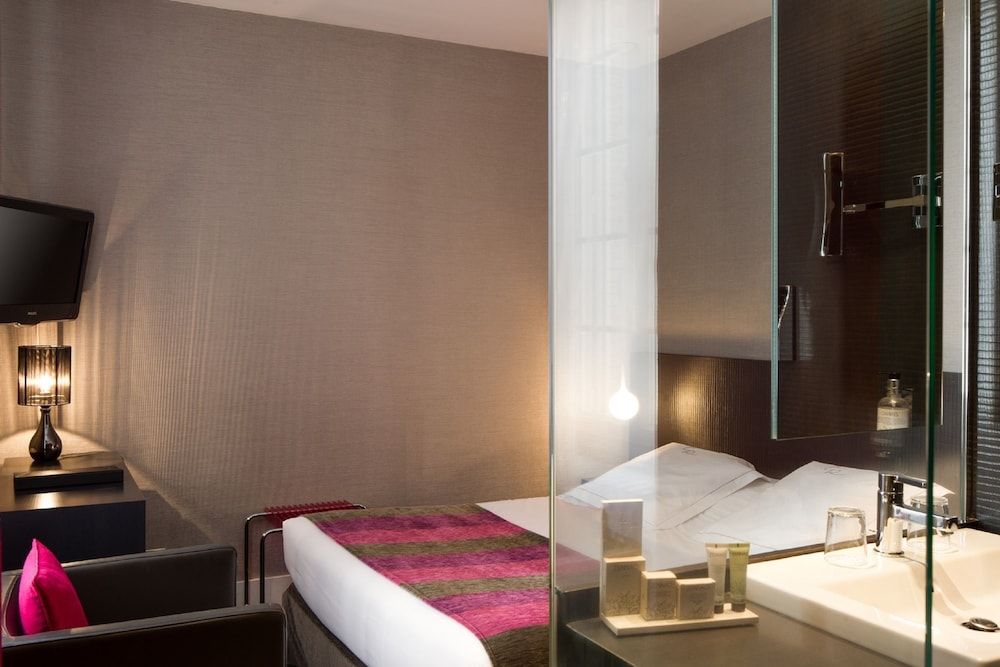 Chapeau Rouge par William Frachot Initiale Room with Spa access 3