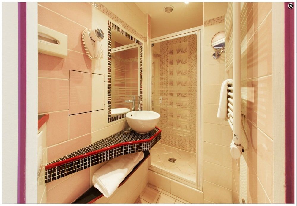 Hôtel Poussin Double or Twin Room 13