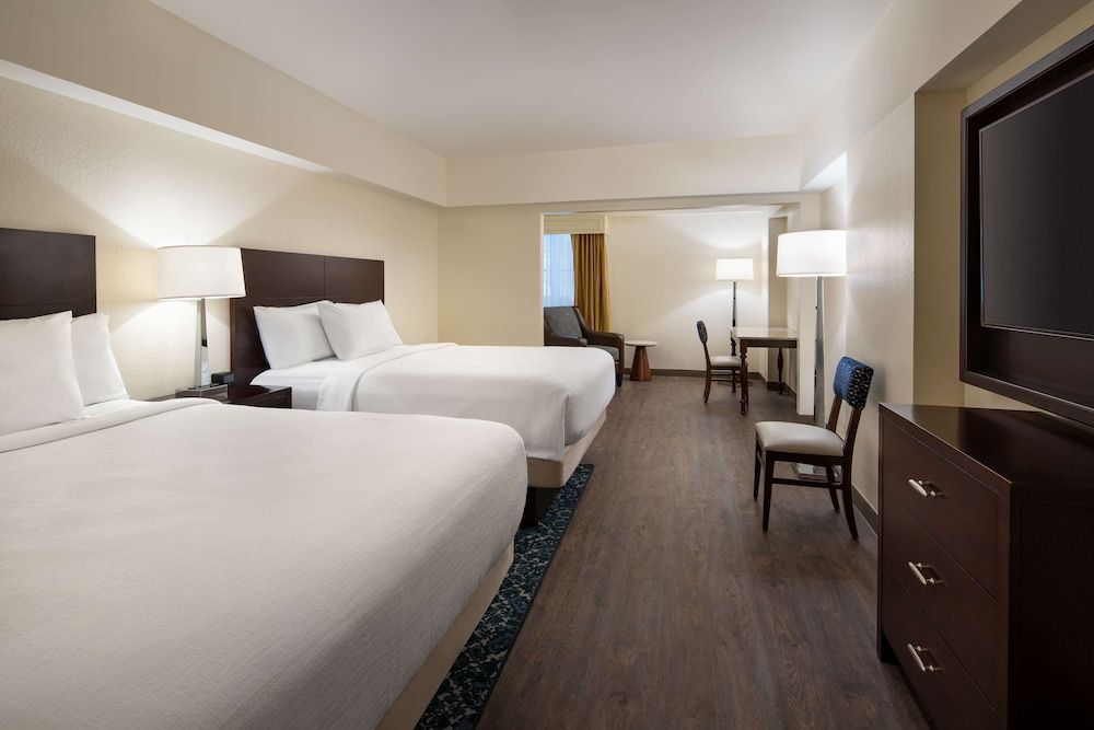 Two Queens Suite
