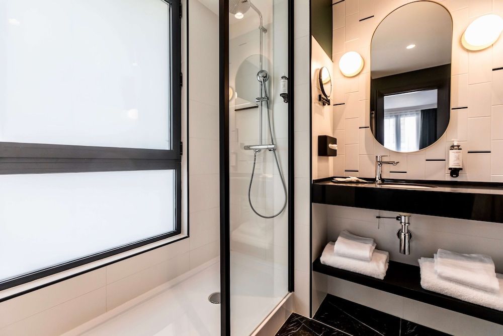 Best Western Plus Crystal, Hotel & Spa Deluxe Room, 1 King Bed, Non Smoking (Larger Room;Twin bed on request) 9