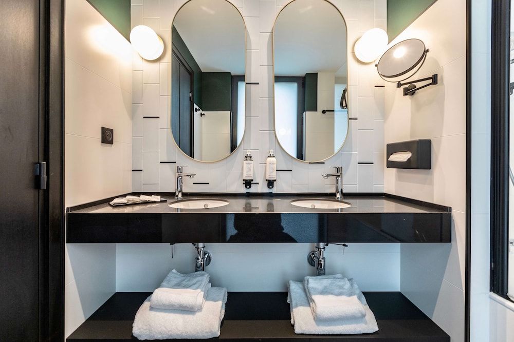 Best Western Plus Crystal, Hotel & Spa Deluxe Room, 1 King Bed, Non Smoking (Larger Room;Twin bed on request) 8