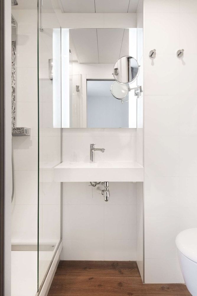 Courcelles Médéric Double Room 11