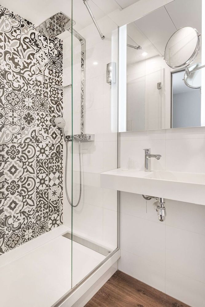 Courcelles Médéric Double Room 10