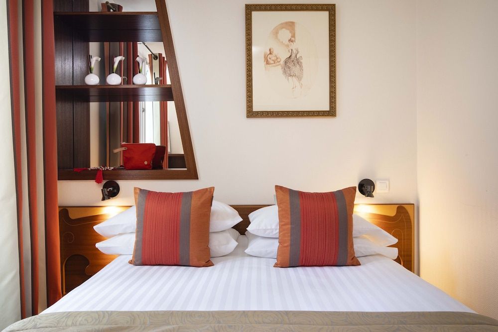 undefined Grand Hotel des Balcons