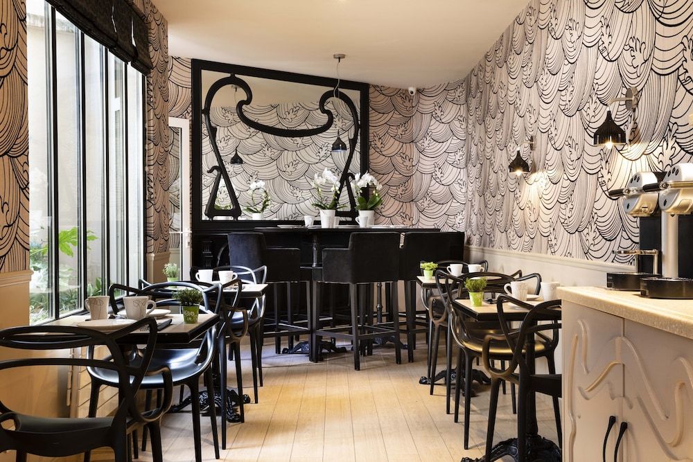 undefined Grand Hotel des Balcons 10