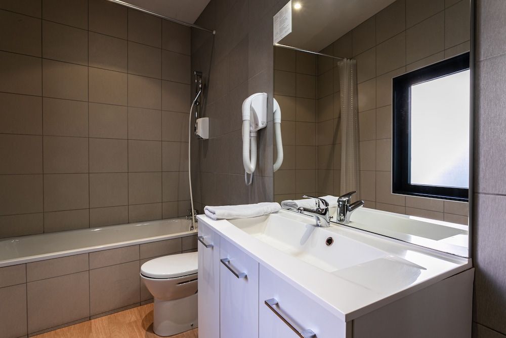 Hôtel Héliot, Cosy Places by Charme & Caractère Comfort Double Room 9