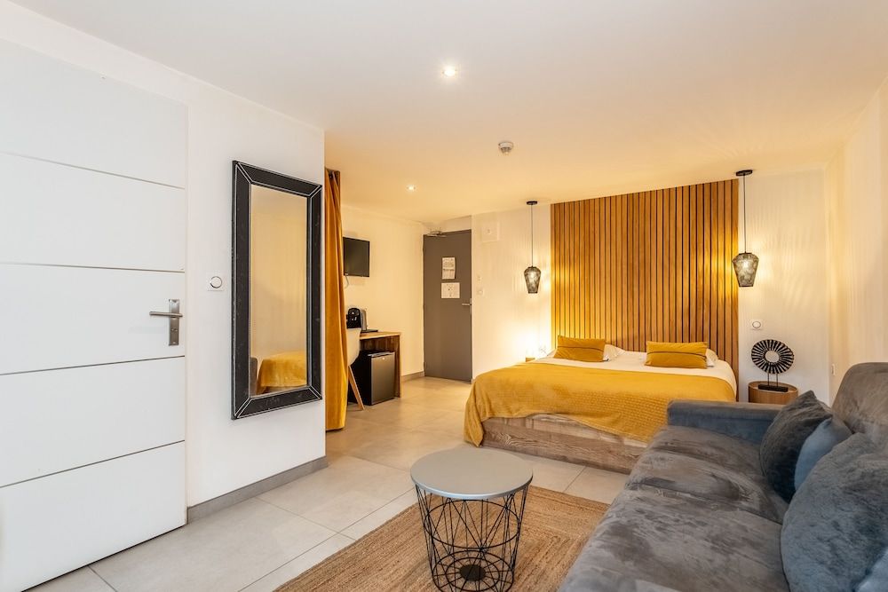 Hôtel Quai des Pontis Room (Quadruple Room Garden View)