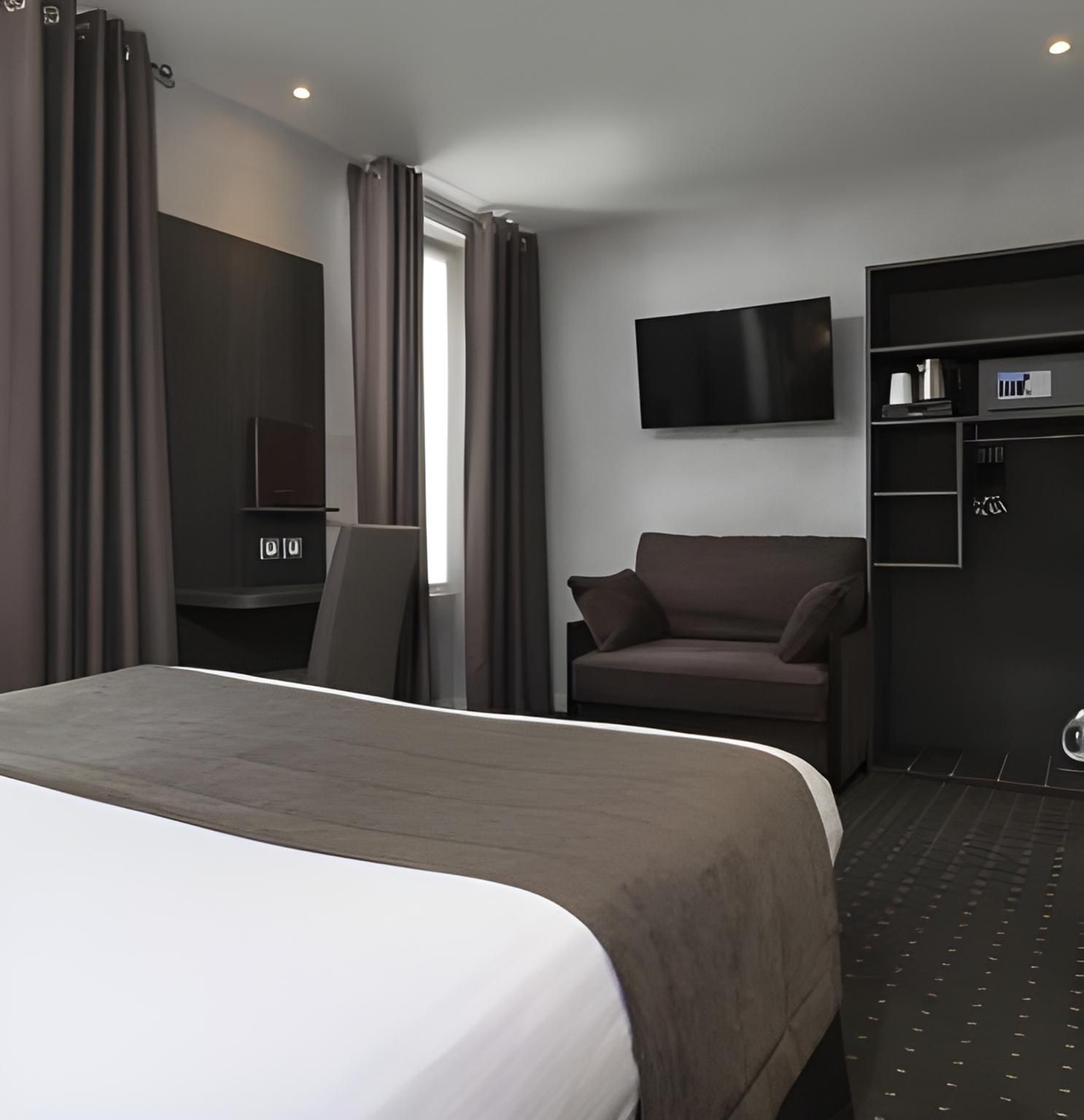 undefined Hôtel de La Paix Tour Eiffel 6