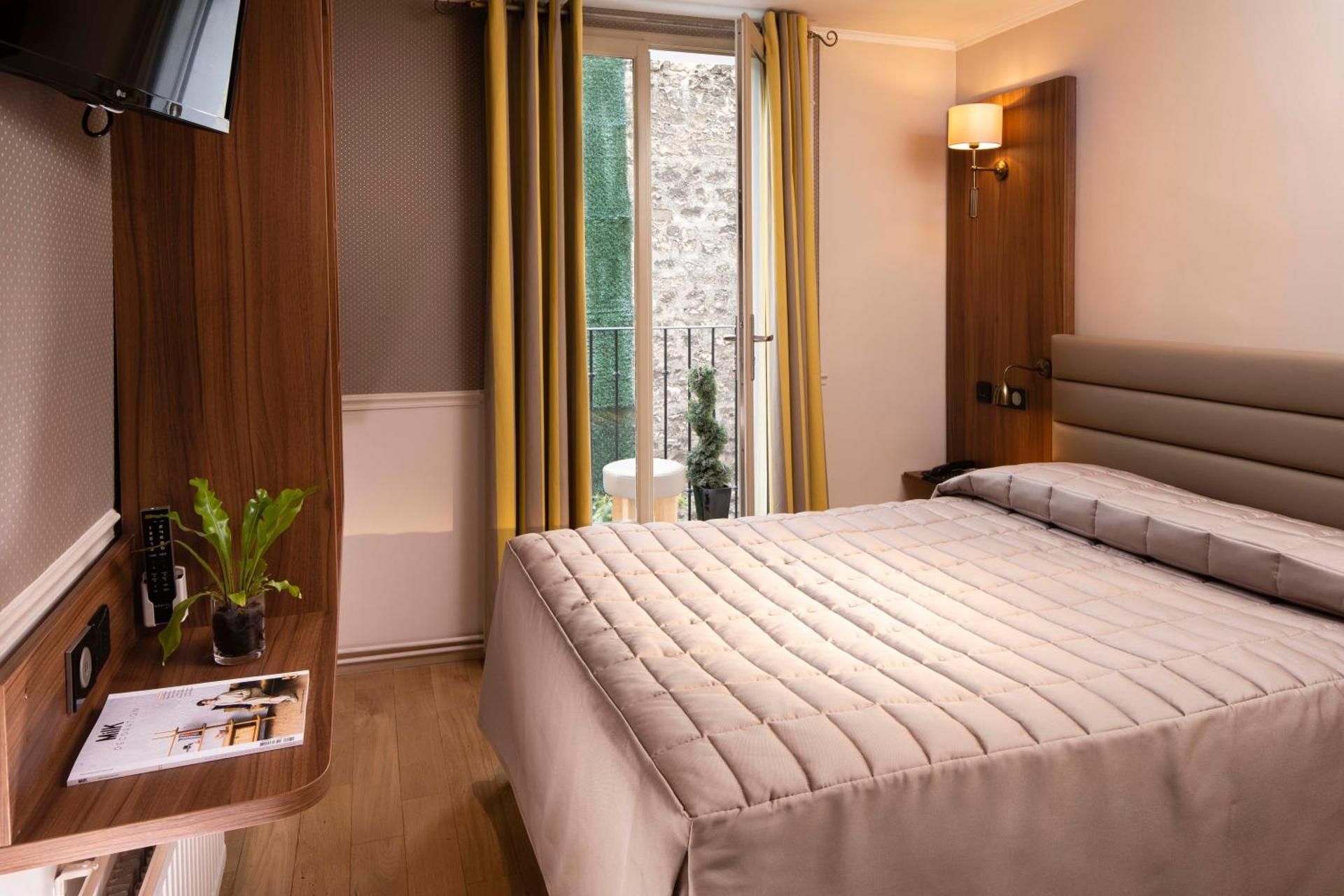 Hôtel de la Tour Eiffel Double Room 2