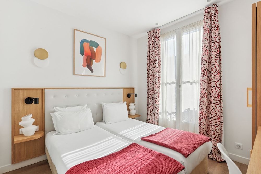 undefined Alexandrine Opera 3