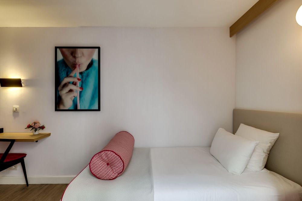 undefined Alexandrine Opera 2